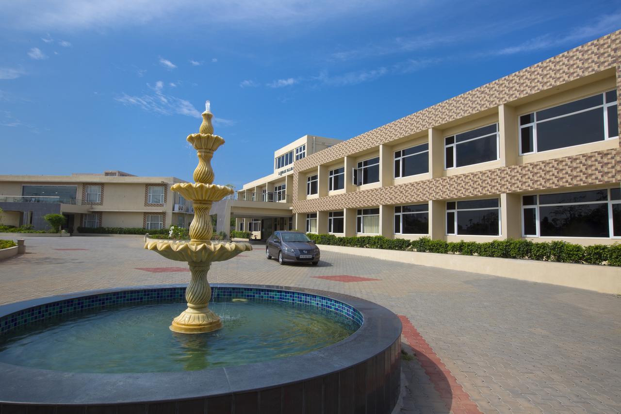 Landmark Pallavaa Beach Resorts Mahabalipuram Bagian luar foto