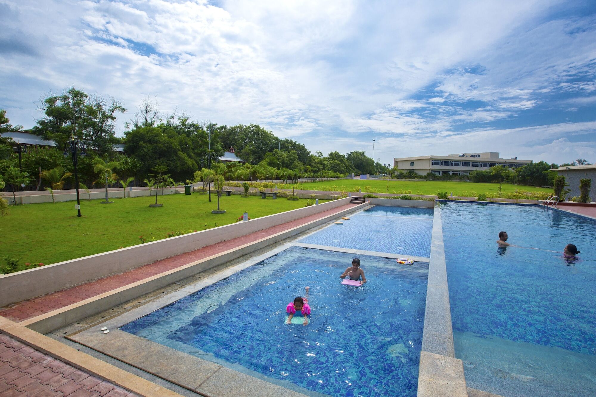 Landmark Pallavaa Beach Resorts Mahabalipuram Bagian luar foto